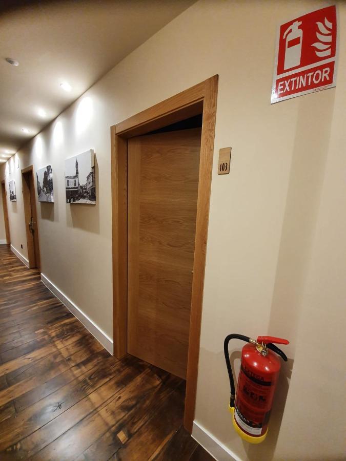 A Fonsagrada Albergue Casa Cuartel מראה חיצוני תמונה