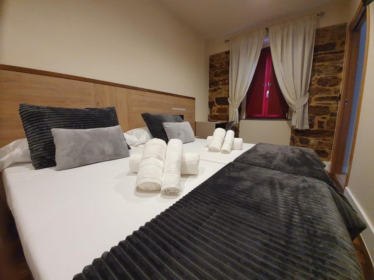 A Fonsagrada Albergue Casa Cuartel מראה חיצוני תמונה